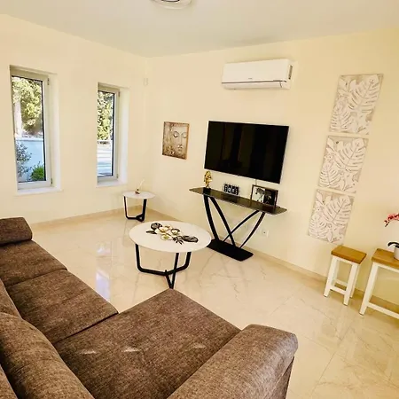 Luxury Bird Of Paradise Villa Koloni